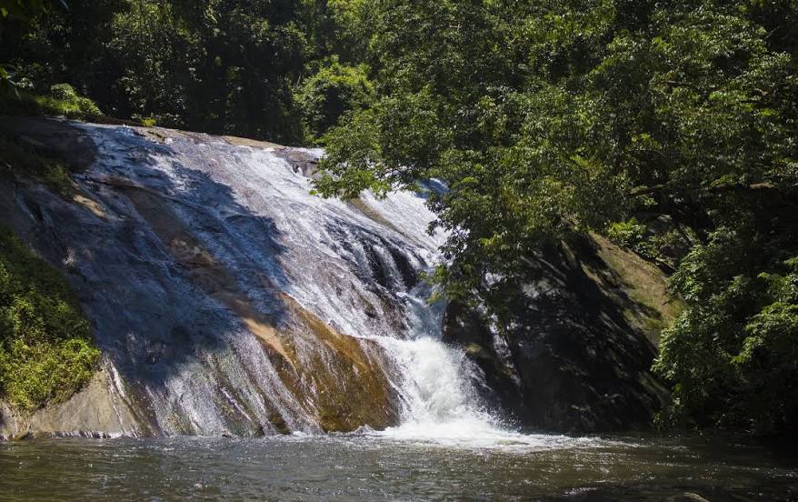 Dhoni Waterfalls